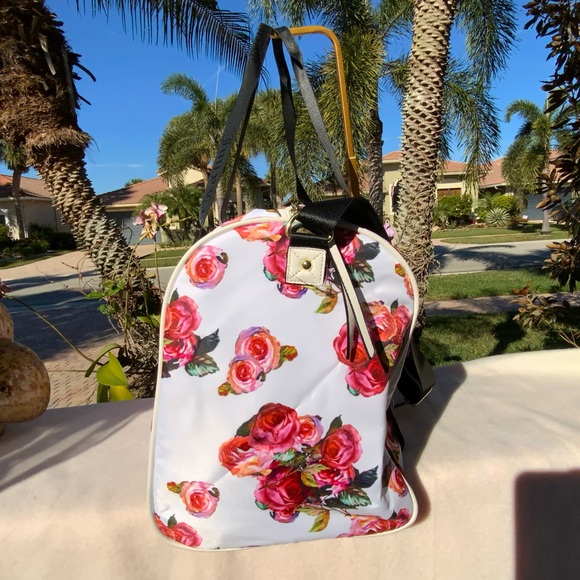 Juicy Couture Duffle Bag White / Pink Roses Nylon Travel Bag Shoulder/Hand Strap - Picture 5 of 16